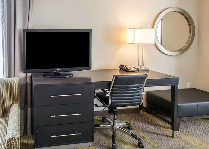 Comfort Suites Miami Airport North
